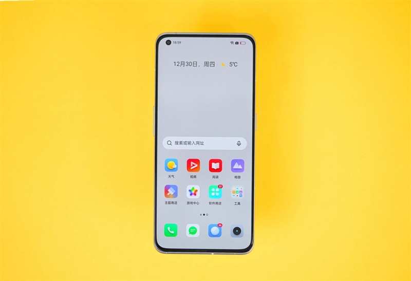realmegt2Pro是曲面屏吗